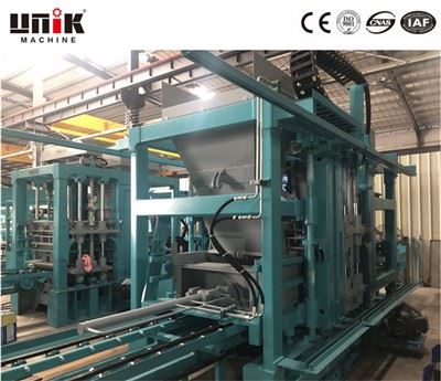 Betoonist tahkete plokkide valmistamise masin